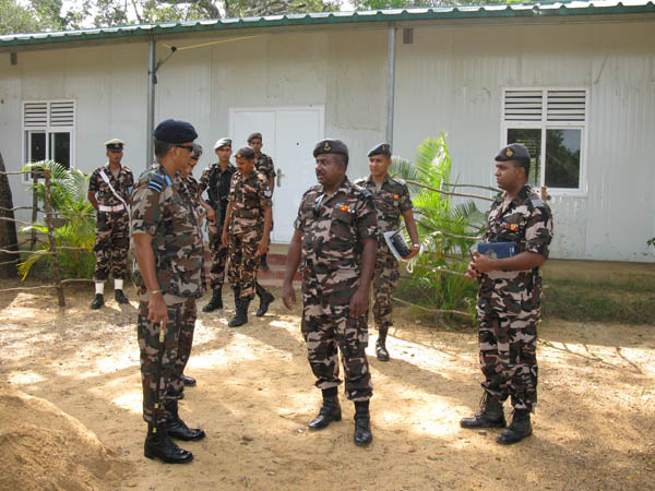 ගුවන්
හමුදාපති උතුරේ සංවර්ධන කටයුතු නිරීක්ෂණය කරයි