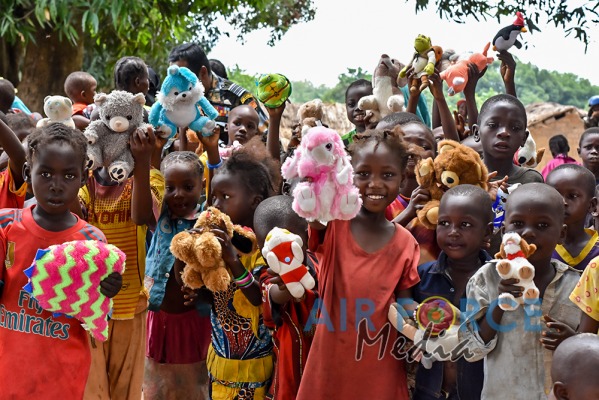 Aviation Contingent in the Central African Republic Conducts Civil-Military Co-operation Programmes