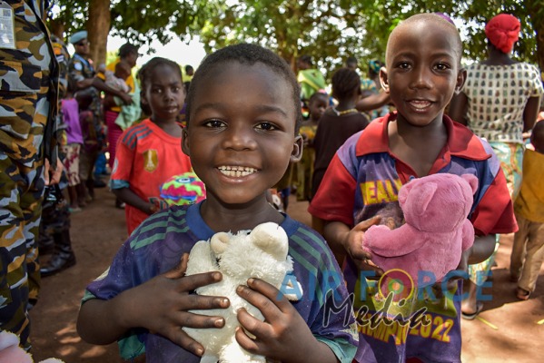 Aviation Contingent in the Central African Republic Conducts Civil-Military Co-operation Programmes