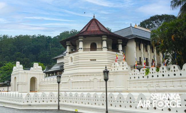 SLAF CONDUCTS ANNUAL RELIGIOUS CEREMONY AT THE TEMPLE OF THE
SACRED TOOTH IN KANDY