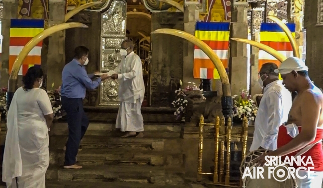 SLAF CONDUCTS ANNUAL RELIGIOUS CEREMONY AT THE TEMPLE OF THE
SACRED TOOTH IN KANDY