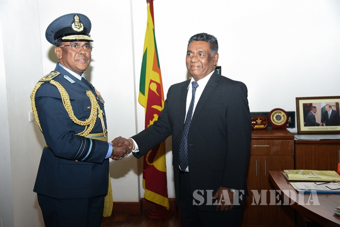 SLAF Commander Calls on the Defence Secretary