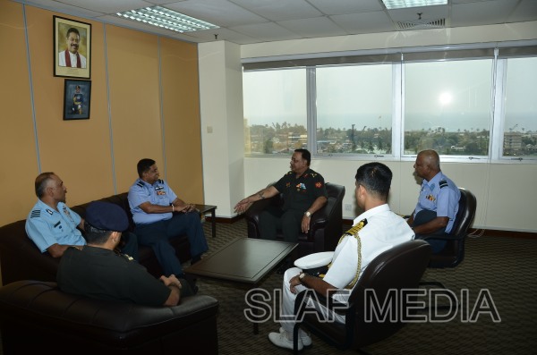 A Delegation from the Indian Army Higher Command Course Visits
Air Force Headquarters