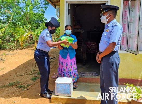 SLAF SEVA VANITHA UNIT DISTRIBUTES DRY RATION PACKS TO UNDERPRIVILEGED FAMILIES IN WEERAWILA