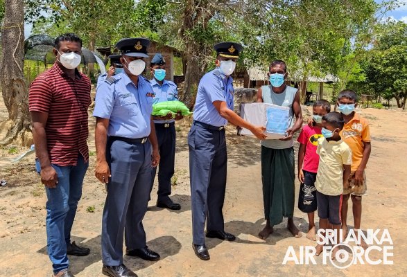 SLAF SEVA VANITHA UNIT DISTRIBUTES DRY RATION PACKS TO UNDERPRIVILEGED FAMILIES IN WEERAWILA
