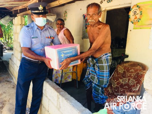 SLAF SEVA VANITHA UNIT DISTRIBUTES DRY RATION PACKS TO UNDERPRIVILEGED FAMILIES IN WEERAWILA