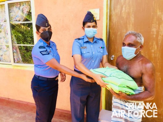 SLAF SEVA VANITHA UNIT DISTRIBUTES DRY RATION PACKS TO UNDERPRIVILEGED FAMILIES IN WEERAWILA