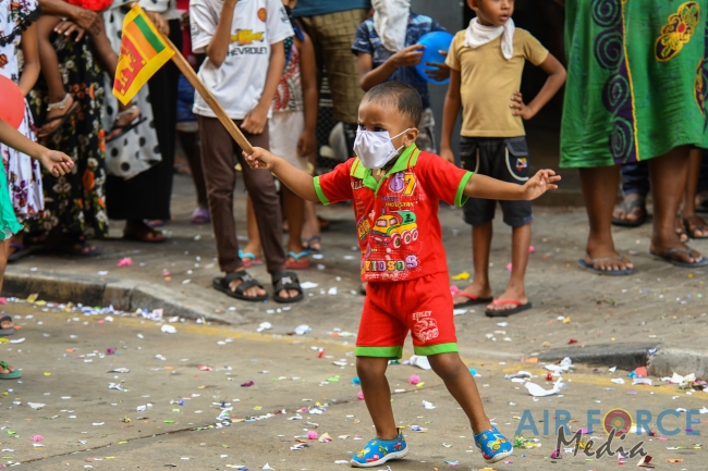 SLAF Band Conducts Entertainment Program for Residence of Randiya Uyana Housing Scheme in Thotalaga