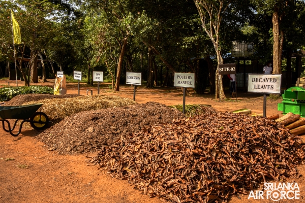SECOND STOCK OF ORGANIC FERTILIZER MANUFACTURED BY SLAF HANDED OVER TO CEYLON FERTILIZER COMPANY LIMITED ‘LAK POHORA’