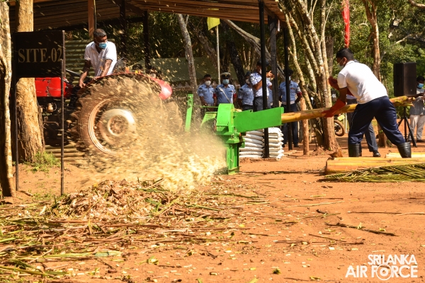 SECOND STOCK OF ORGANIC FERTILIZER MANUFACTURED BY SLAF HANDED OVER TO CEYLON FERTILIZER COMPANY LIMITED ‘LAK POHORA’
