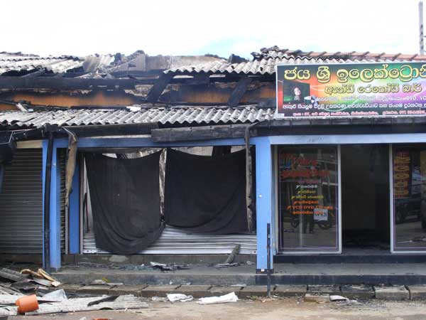 තිස්ස ගින්නෙන් බේරා ගැනේ