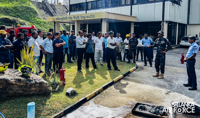 SLAF FIRE SERVICE CONDUCTS AWARENESS PROGRAMME AT SAMANALAWEWA HYDROPOWER STATION