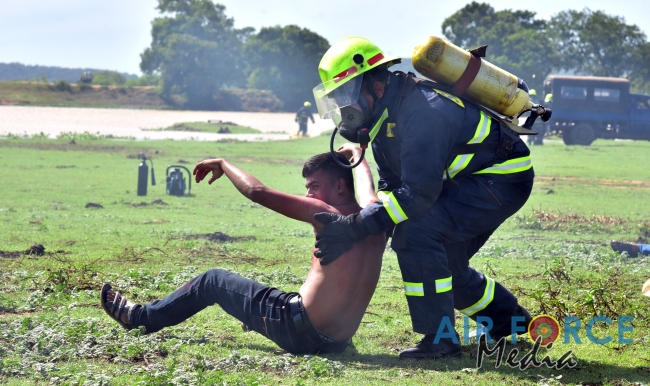 SLAF Conducts Combined Crash and Fire Drill at Trincomalee