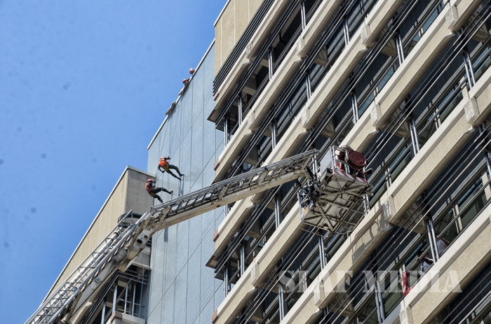 SLAF Assists to Conduct Fire Drill at Central Bank