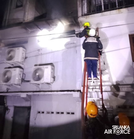 SLAF ASSISTS IN EXTINGUISHING FIRE AT SINGER SHOWROOM IN MIRIGAMA