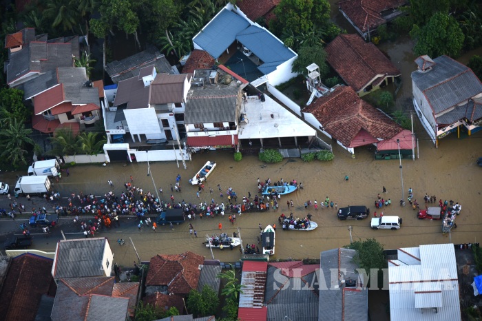 Sri Lanka Air Force Continues its Relief Operations on 29th May 2017