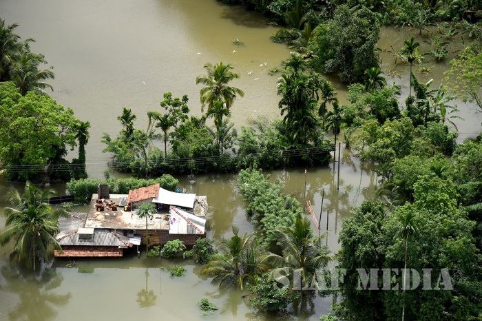 Sri Lanka Air Force Continues its Relief Operations on 29th May 2017