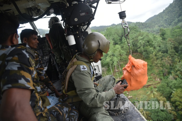 Sri Lanka Air Force Continues its Relief Operations on 29th May 2017