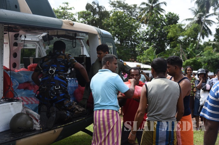 Sri Lanka Air Force Continues its Relief Operations on 29th May 2017