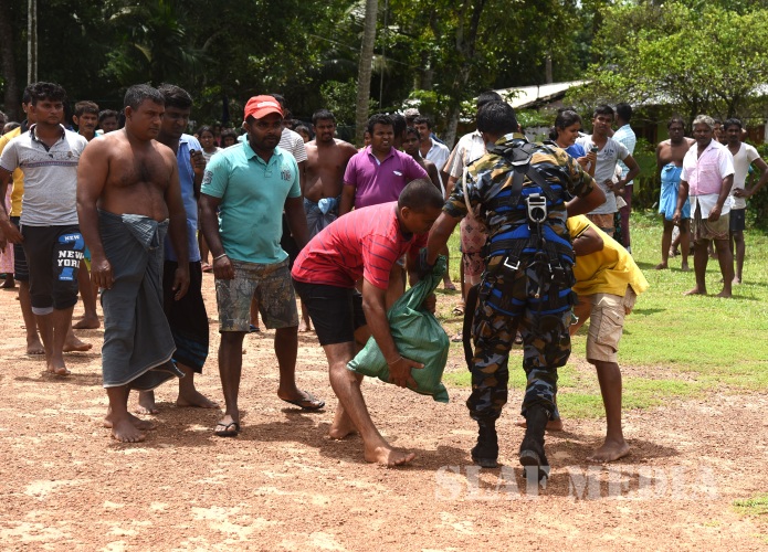 Sri Lanka Air Force Continues its Relief Operations on 29th May 2017