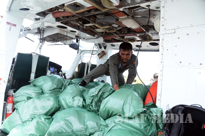 Sri Lanka Air Force Continues its Relief Operations on 29th May 2017