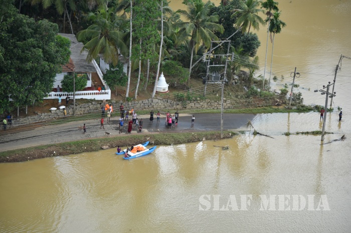 Sri Lanka Air Force Continues its Relief Operations on 29th May 2017