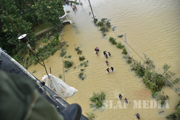 Sri Lanka Air Force Continues its Relief Operations on 29th May 2017
