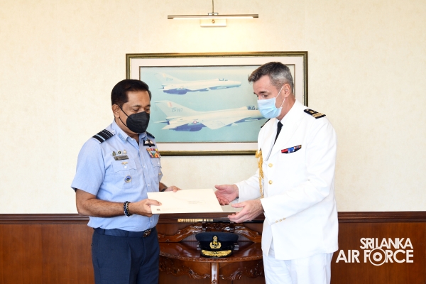 DEFENCE ATTACHÉS AT THE EMBASSY OF FRANCE TO SRI LANKA CALL ON THE COMMANDER OF THE AIR FORCE
