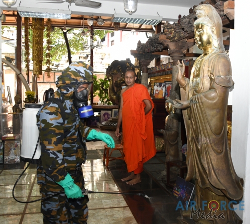SLAF CBRNE Wing Disinfects Gangaramaya Temple in Colombo
