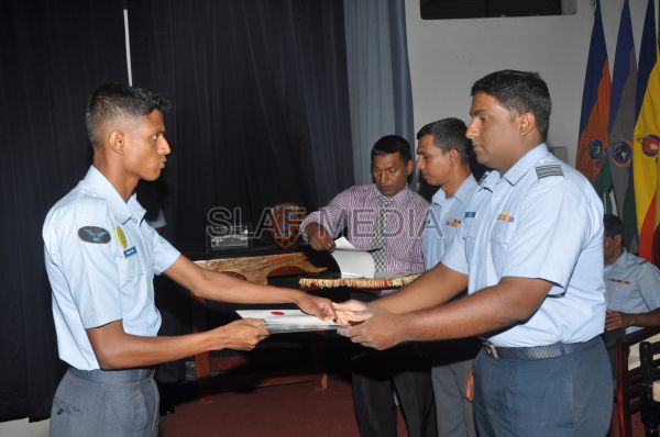 145 වෙනි සහ 147
වෙනි සාමාන්ය යාන්ත්රික ඉංජිනේරු ශිල්පී මූලික වෘත්තීය පුහුණු පාඨමාලාව
සාර්ථකව අවසන් වෙයි...