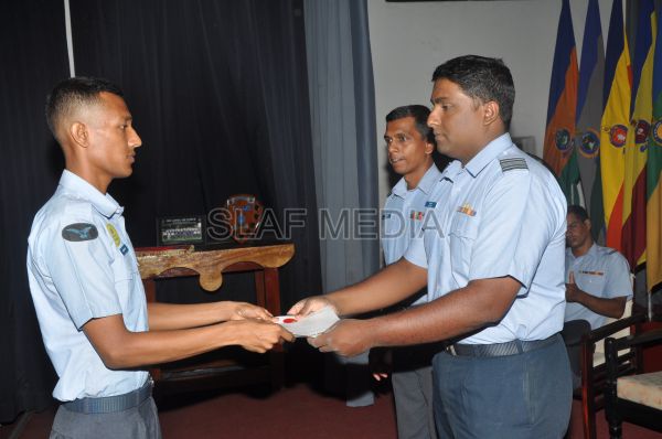 145 වෙනි සහ 147
වෙනි සාමාන්ය යාන්ත්රික ඉංජිනේරු ශිල්පී මූලික වෘත්තීය පුහුණු පාඨමාලාව
සාර්ථකව අවසන් වෙයි...