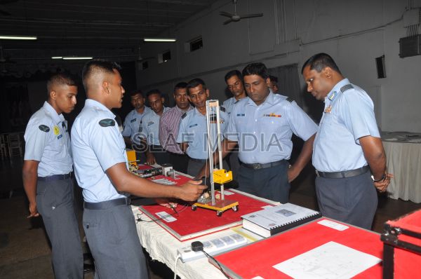 145 වෙනි සහ 147
වෙනි සාමාන්ය යාන්ත්රික ඉංජිනේරු ශිල්පී මූලික වෘත්තීය පුහුණු පාඨමාලාව
සාර්ථකව අවසන් වෙයි...