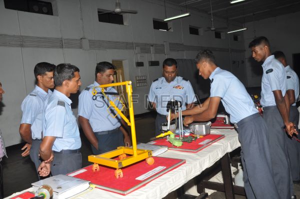 145 වෙනි සහ 147
වෙනි සාමාන්ය යාන්ත්රික ඉංජිනේරු ශිල්පී මූලික වෘත්තීය පුහුණු පාඨමාලාව
සාර්ථකව අවසන් වෙයි...