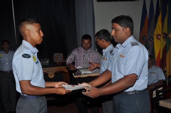 145 වෙනි සහ 147 වෙනි සාමාන්ය යාන්ත්රික ඉංජිනේරු ශිල්පී මූලික
වෘත්තීය පුහුණු පාඨමාලාව සාර්ථකව අවසන් වෙයි...