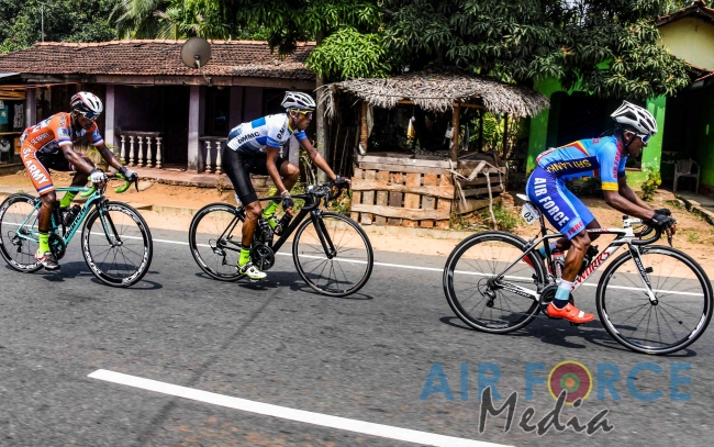 Super Wheelers Cyclist, Dharshana Prasad Wins 2nd Leg of Guwan Hamuda Papedi Sawariya 2020