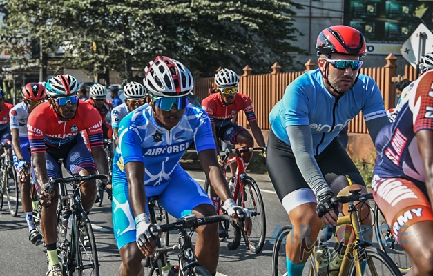 'GUWAN HAMUDA PAPEDI SAWARIYA -2021' CROSSES FINISH LINE AT KATUNAYAKE