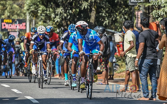 'GUWAN HAMUDA PAPEDI SAWARIYA -2021' CROSSES FINISH LINE AT KATUNAYAKE