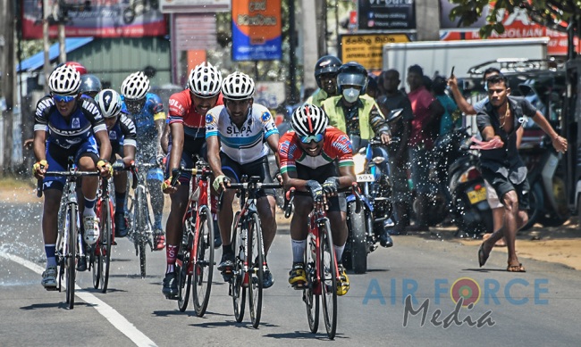 'GUWAN HAMUDA PAPEDI SAWARIYA -2021' CROSSES FINISH LINE AT KATUNAYAKE