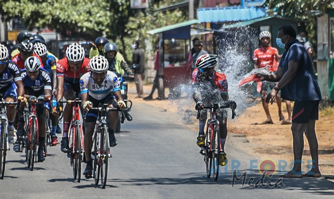 'GUWAN HAMUDA PAPEDI SAWARIYA -2021' CROSSES FINISH LINE AT KATUNAYAKE