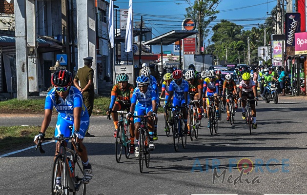 'GUWAN HAMUDA PAPEDI SAWARIYA -2021' CROSSES FINISH LINE AT KATUNAYAKE