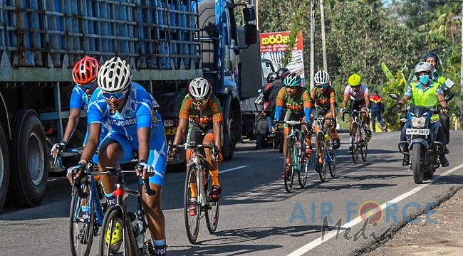 'GUWAN HAMUDA PAPEDI SAWARIYA -2021' CROSSES FINISH LINE AT KATUNAYAKE