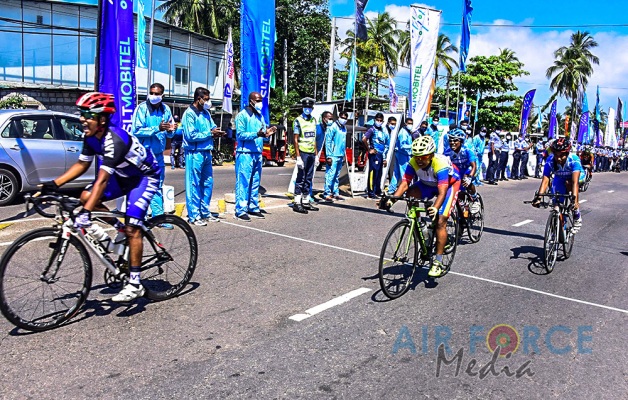 'GUWAN HAMUDA PAPEDI SAWARIYA -2021' CROSSES FINISH LINE AT KATUNAYAKE
