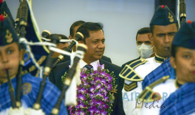 'GUWAN HAMUDA PAPEDI SAWARIYA -2021' CROSSES FINISH LINE AT KATUNAYAKE