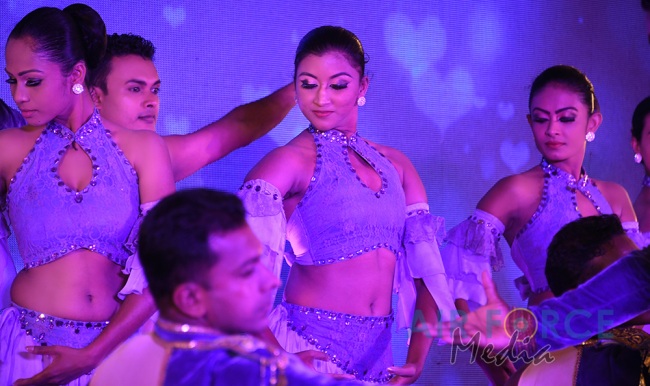 'GUWAN HAMUDA PAPEDI SAWARIYA -2021' CROSSES FINISH LINE AT KATUNAYAKE