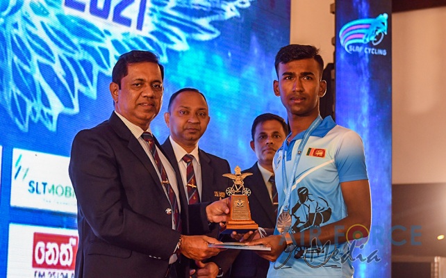 'GUWAN HAMUDA PAPEDI SAWARIYA -2021' CROSSES FINISH LINE AT KATUNAYAKE