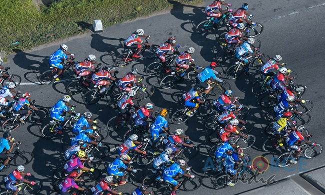 'GUWAN HAMUDA PAPEDI SAWARIYA -2021' CROSSES FINISH LINE AT KATUNAYAKE