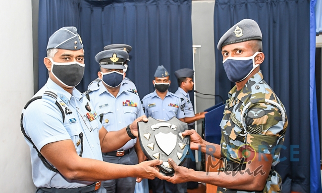 Lanyard and Cane Awarding Ceremony of Gunner Instructors at Combat Training School Diyatalawa