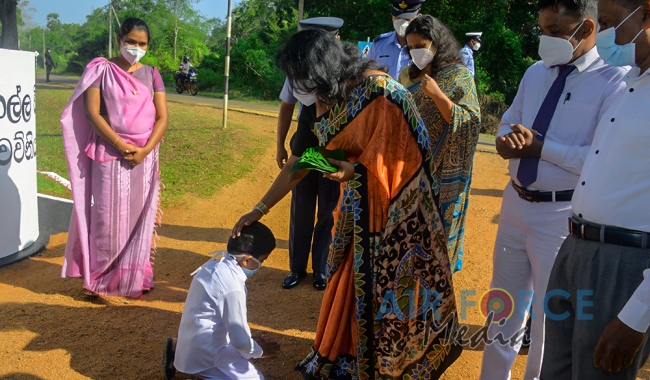 “Guwan Mithudam” Takes Off at Anuradhapura and Vavuniya