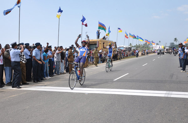 Double wins for SLAF at Guwan Hamuda Papedi Sawariya 2011