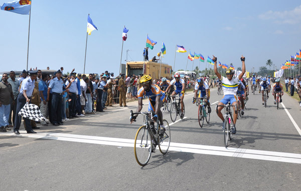 Double wins for SLAF at Guwan Hamuda Papedi Sawariya 2011